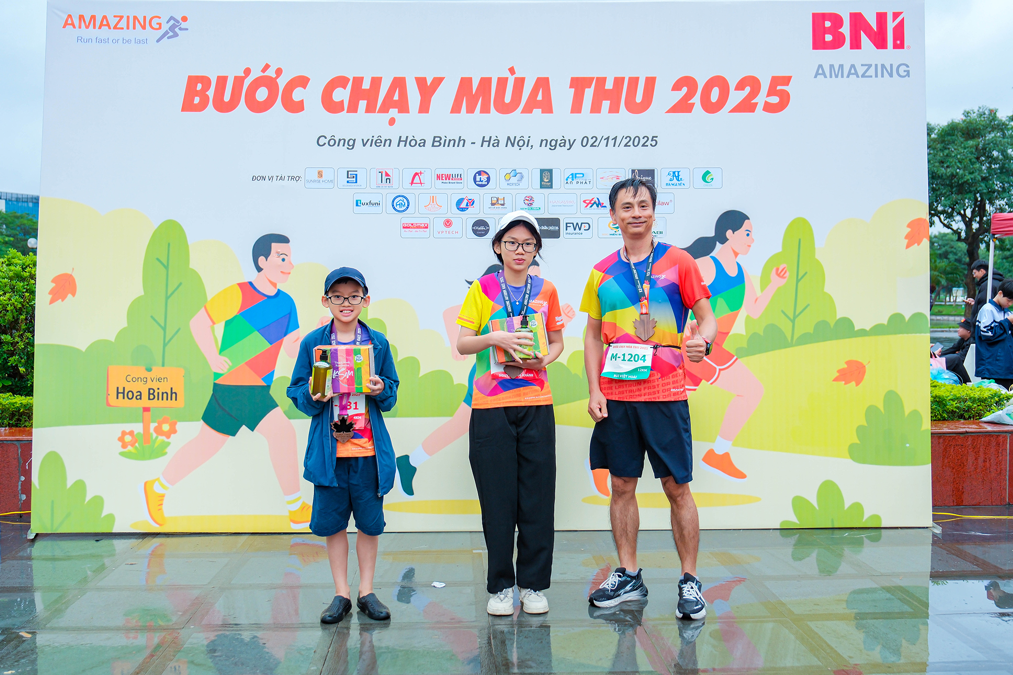 Bước chạy m&ugrave;a thu 2025 Giải ba nữ 4km